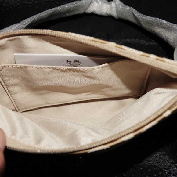 Coach Wristlet Park Signature Medium Khaki NWT - Picture 4 of 4